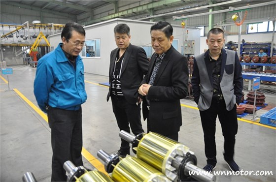 浙江客人參觀(guān)皖南電機(jī).jpg